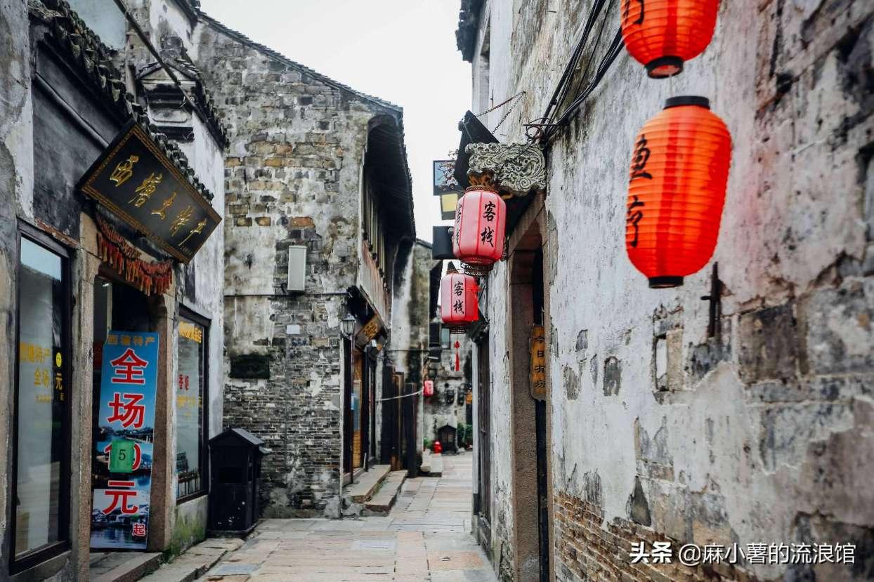夏日时尚的爱丽